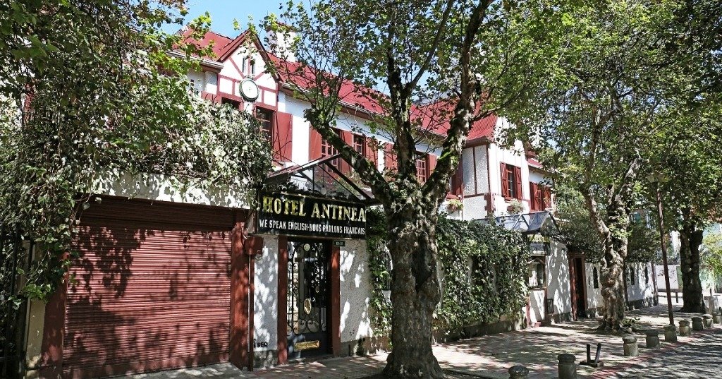 Antinea Hotel